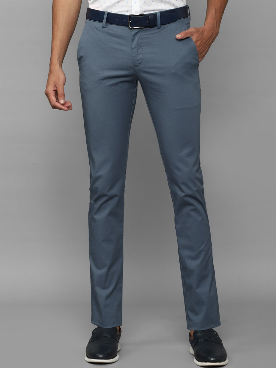 

Allen Solly Men Textured Slim Fit Trousers, Navy blue