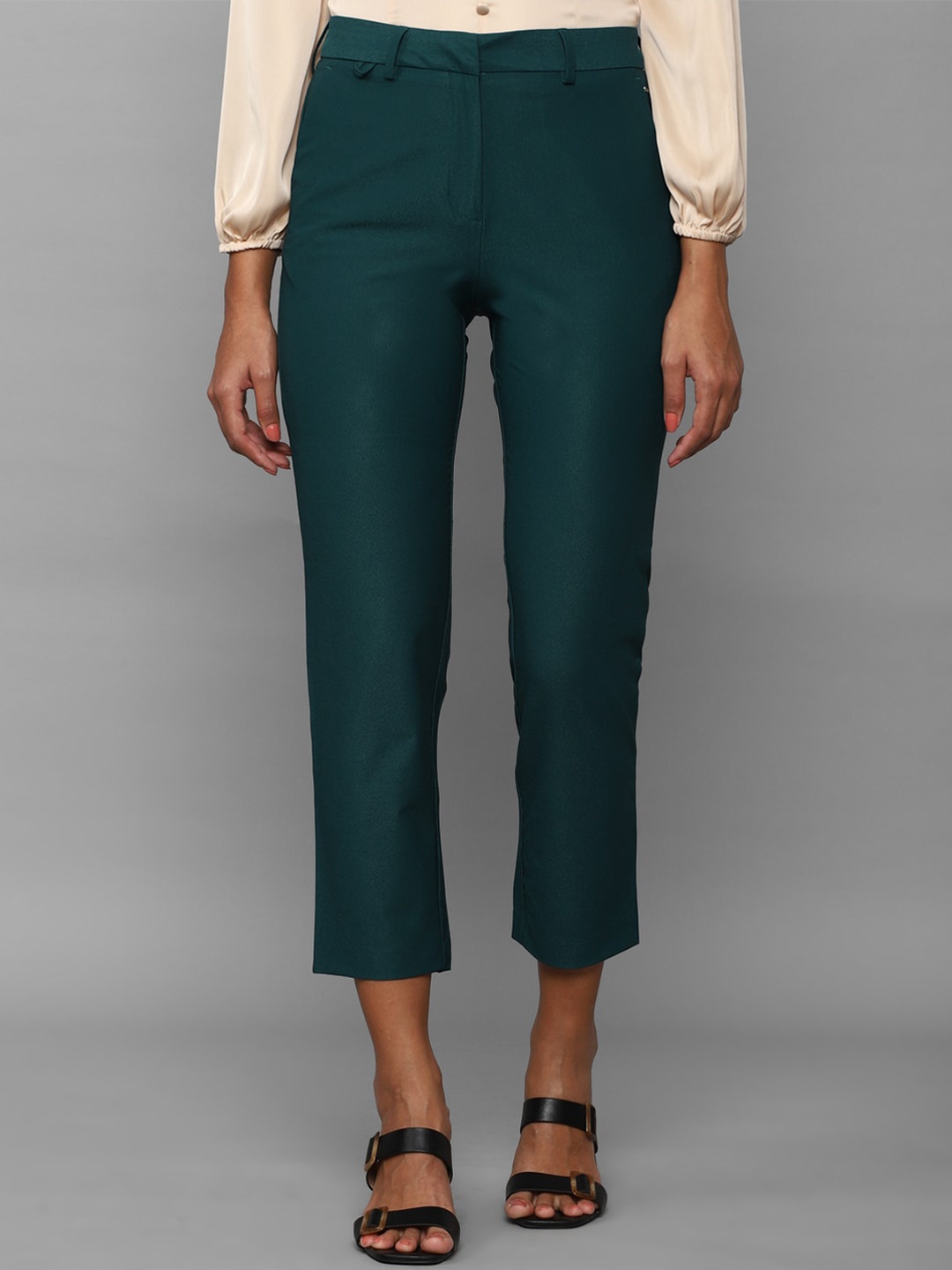 

Allen Solly Woman Mid-Rise Cropped Trousers, Green