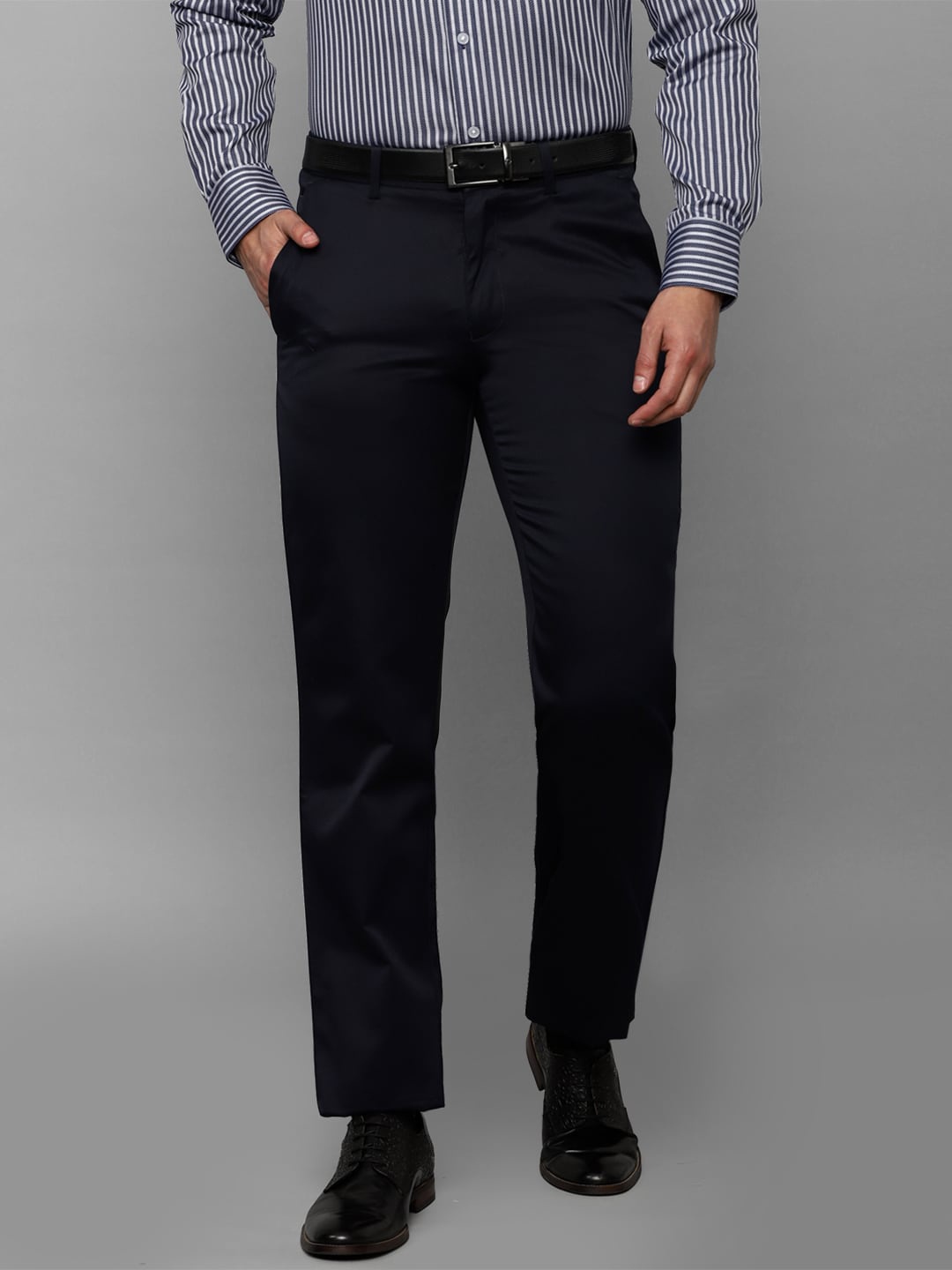 

Louis Philippe Men Mid-Rise Slim Fit Plain Pure Cotton Formal Trousers, Black