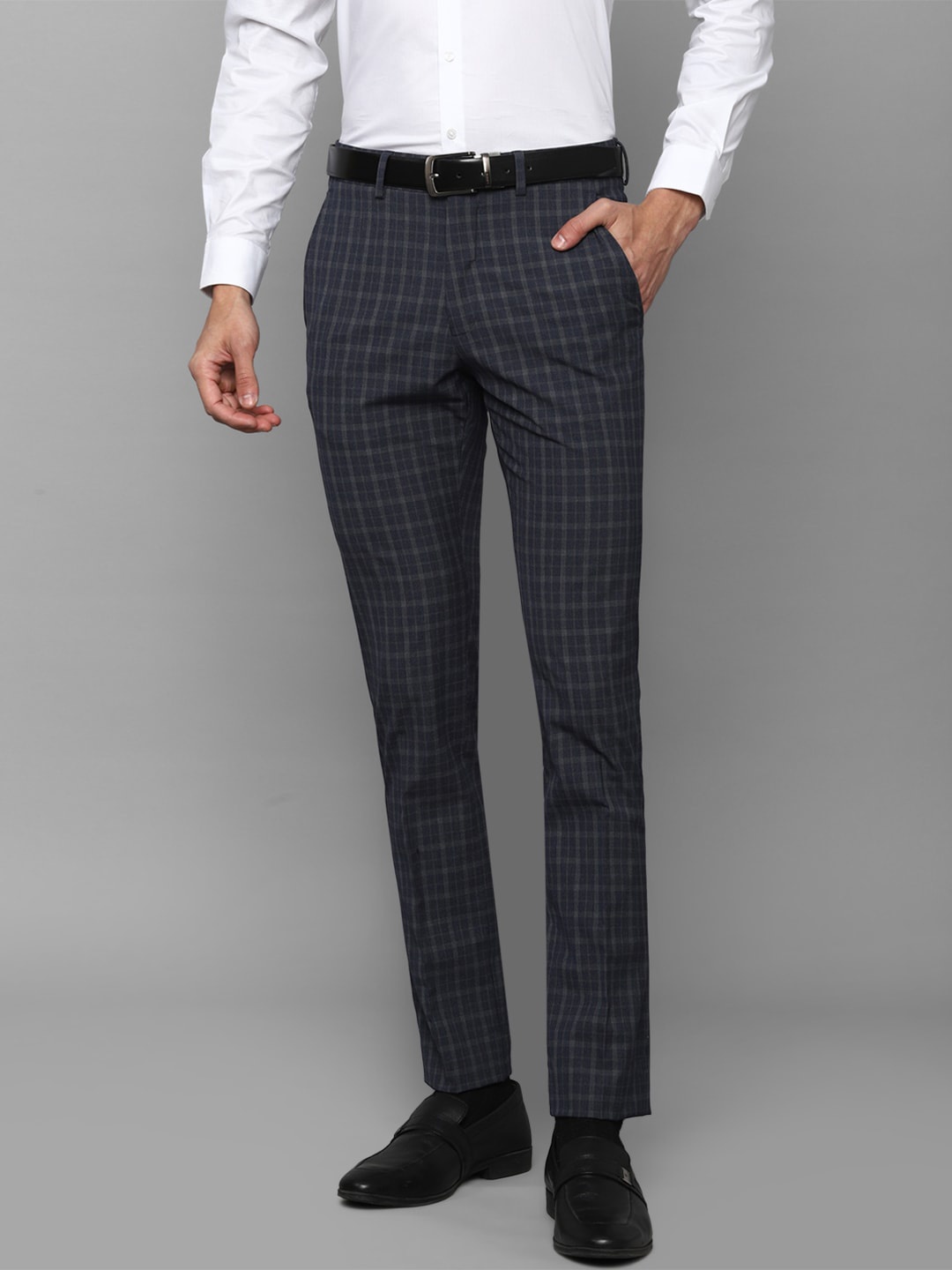 

Louis Philippe Men Checked Slim Fit Formal Trousers, Navy blue