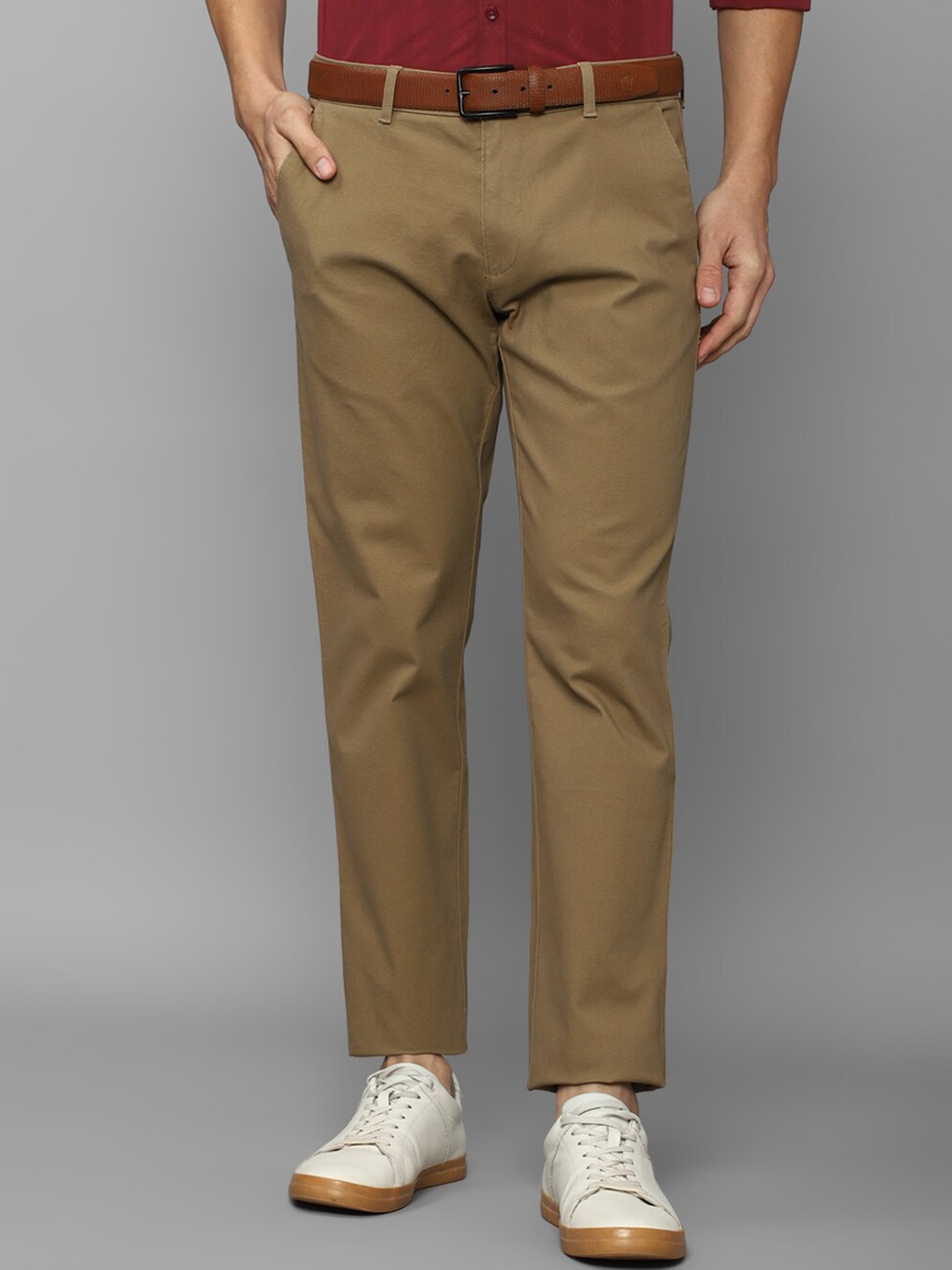 

Louis Philippe Sport Men Cotton Slim Fit Trousers, Brown