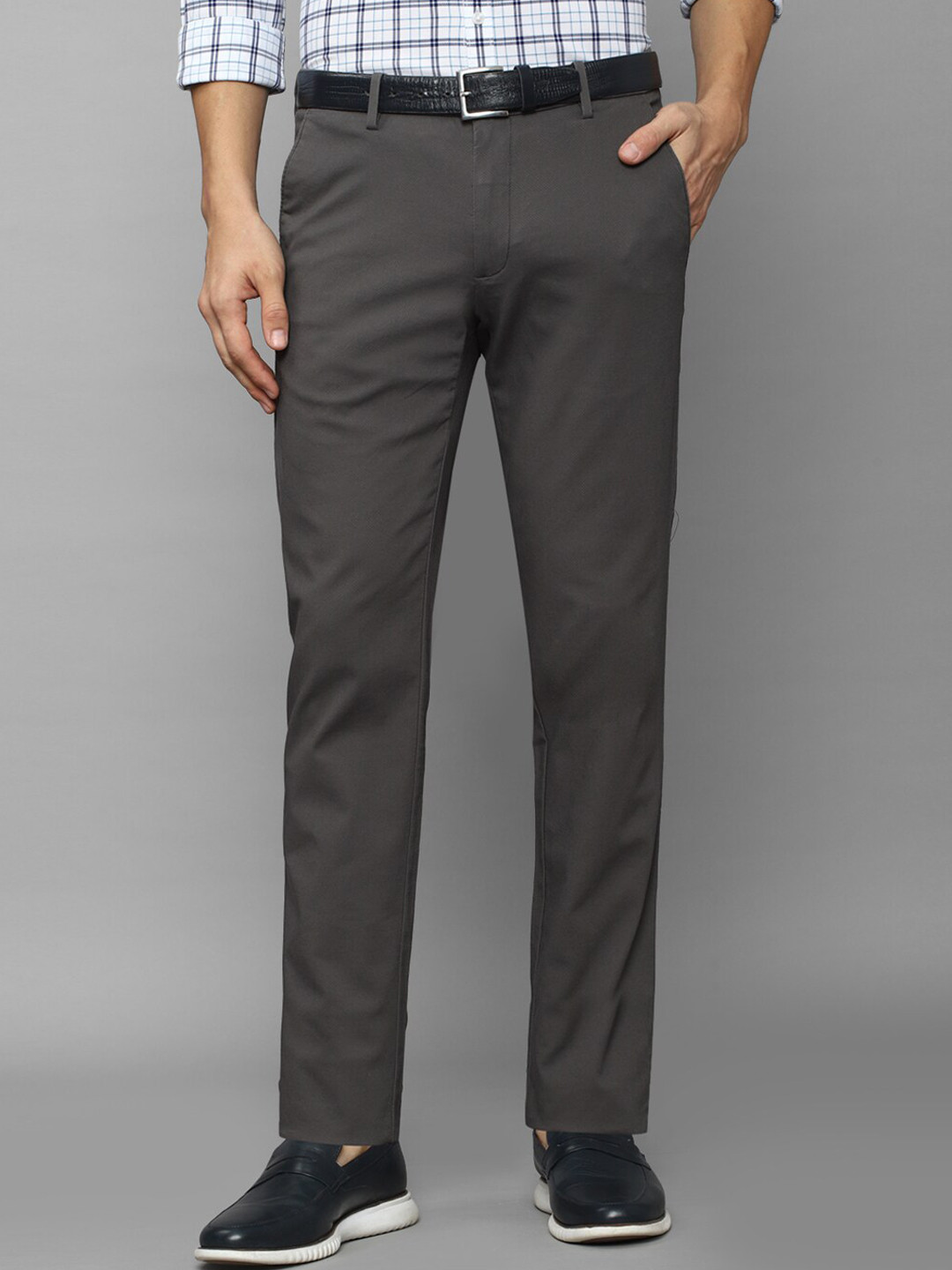 

Louis Philippe Sport Men Cotton Slim Fit Trousers, Grey