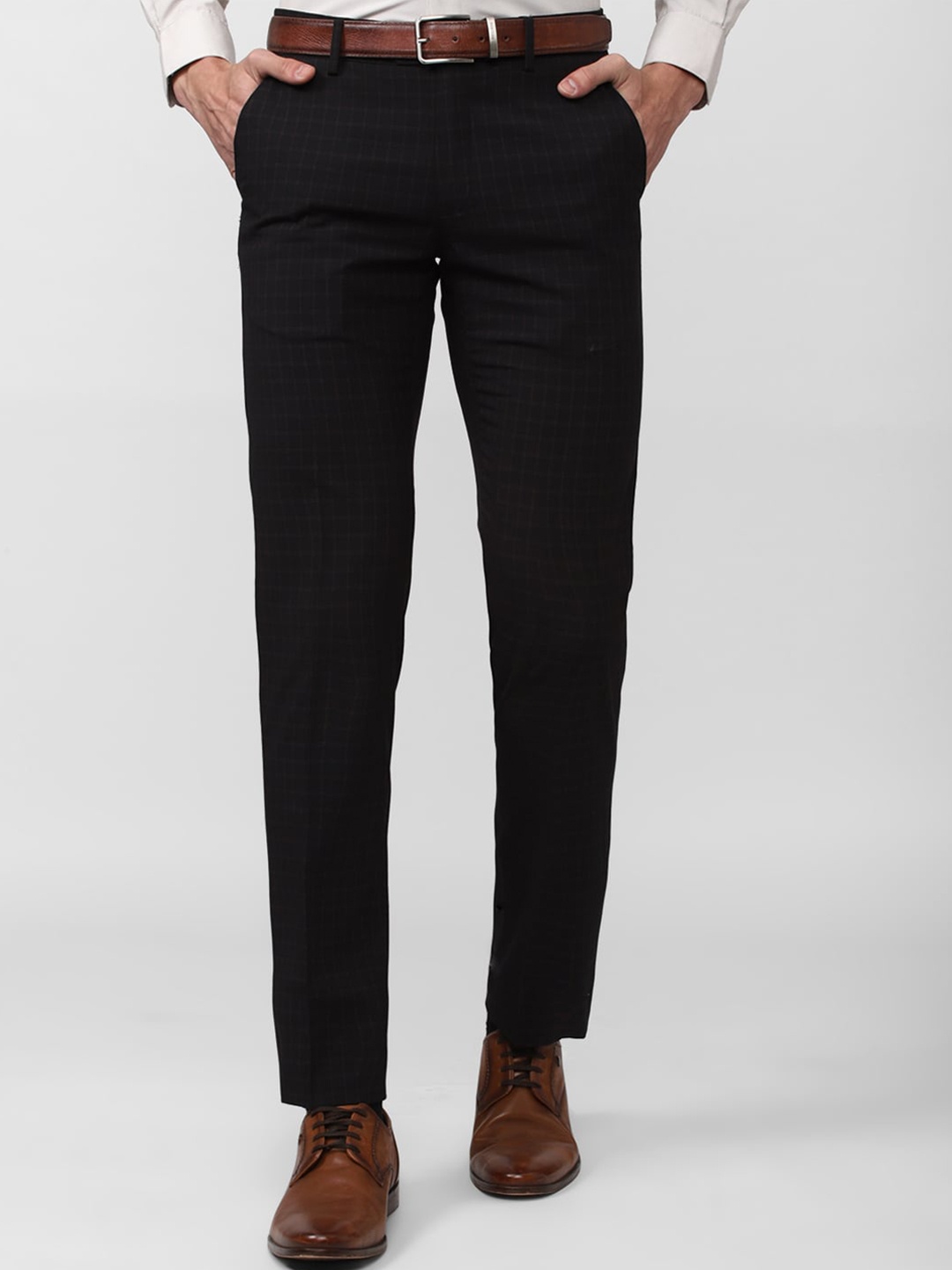 

Peter England Elite Men Checked Slim Fit Formal Trousers, Black