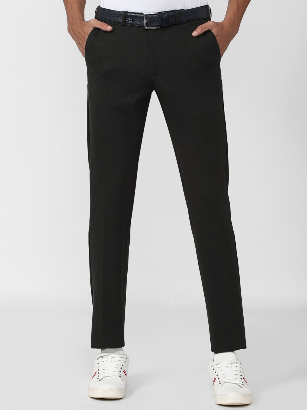 

Van Heusen Sport Men Slim Fit Mid-Rise Trousers, Black
