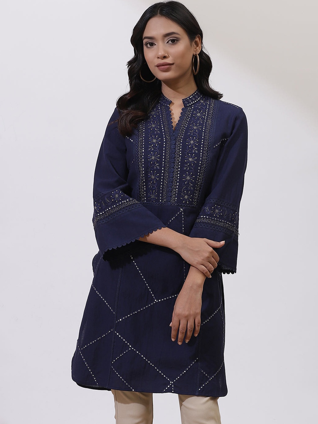 

Lakshita Plus Size Ethnic Motifs Embroidered Sequinned Pure Cotton Thread Work Kurti, Navy blue