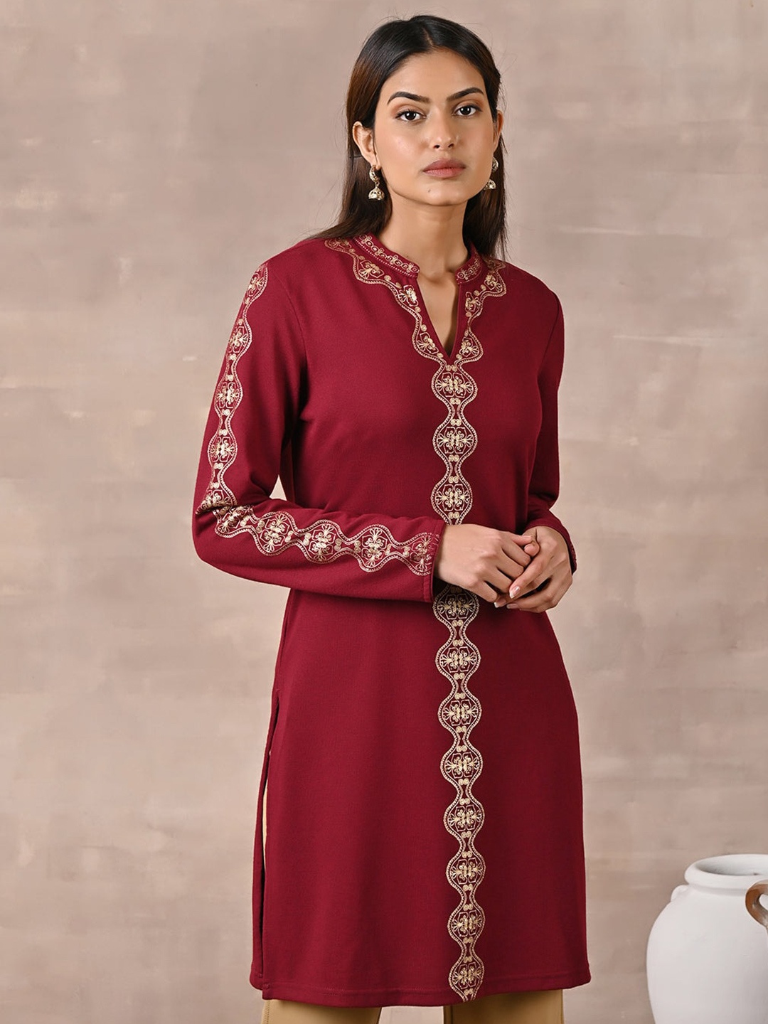 

Lakshita Plus Size Mandarin Collar Ethnic Motifs Printed Woolen Kurta, Maroon