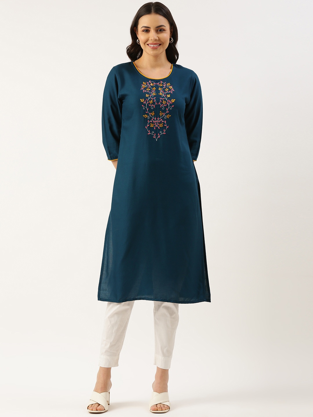 

RACHNA Floral Embroidered Mirror Work Kurta, Blue
