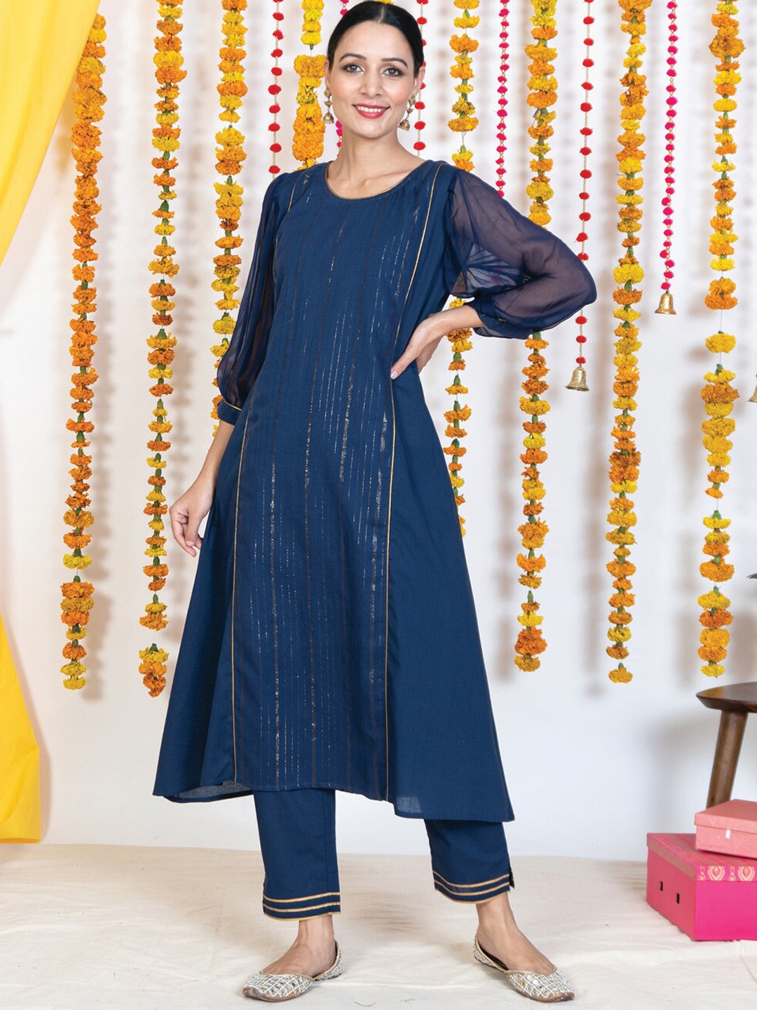 

AKISO Striped Puff Sleeves Kurta, Blue