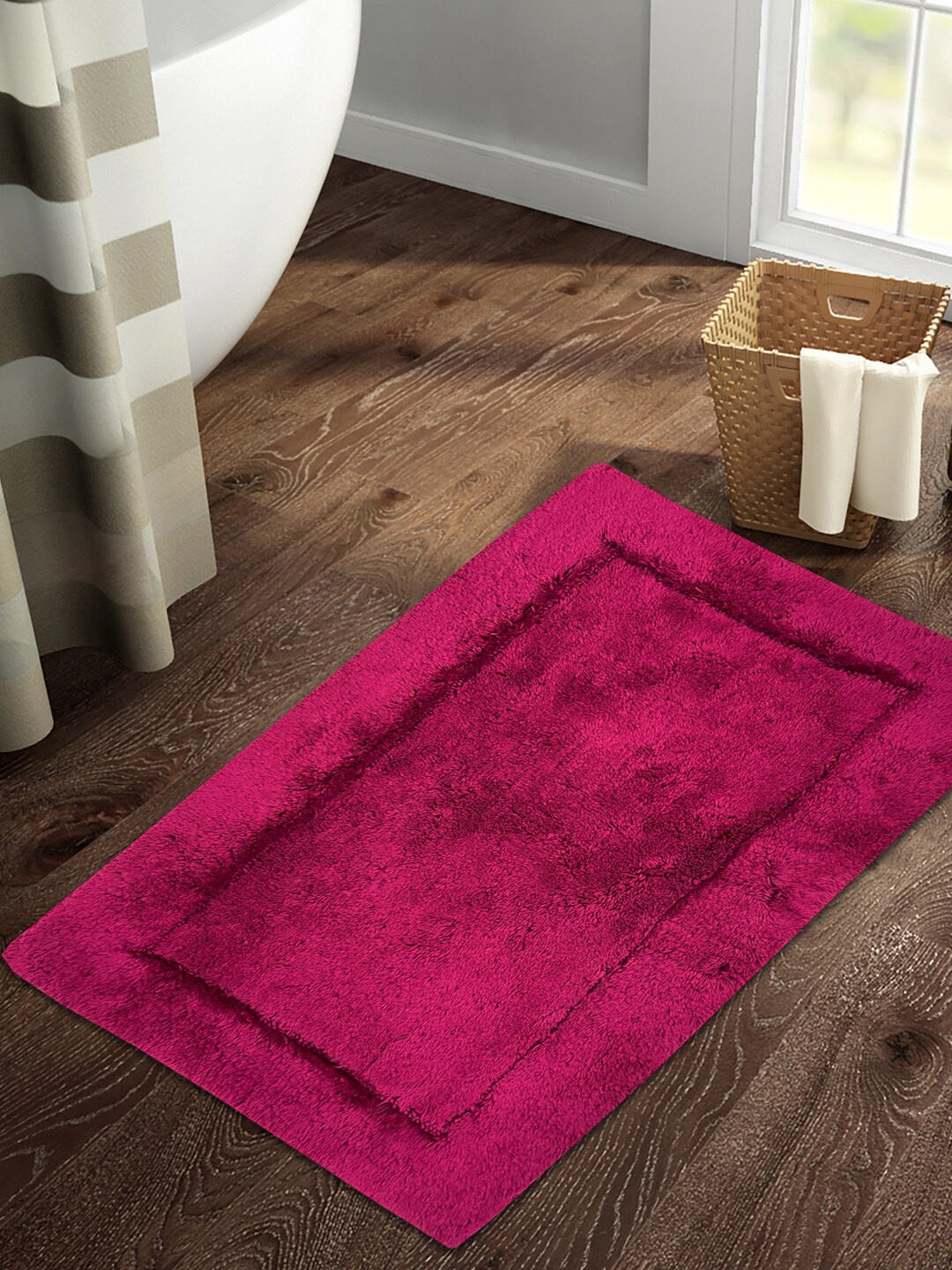 

SPACES Magenta 2000 GSM Hygro Cotton Large Bath Rug