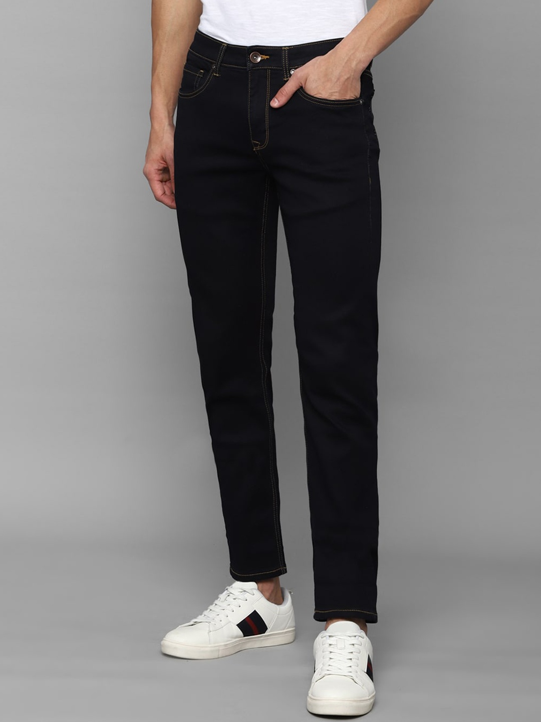 

Louis Philippe Jeans Men Slim Fit Stretchable Jeans, Black