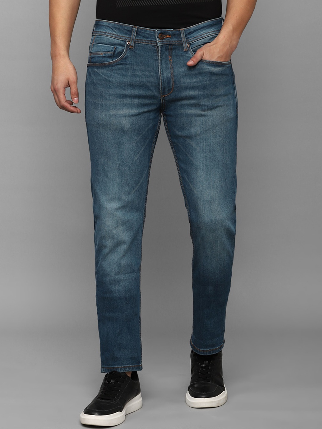 

Louis Philippe Jeans Men Slim Fit Light Fade Jeans, Blue