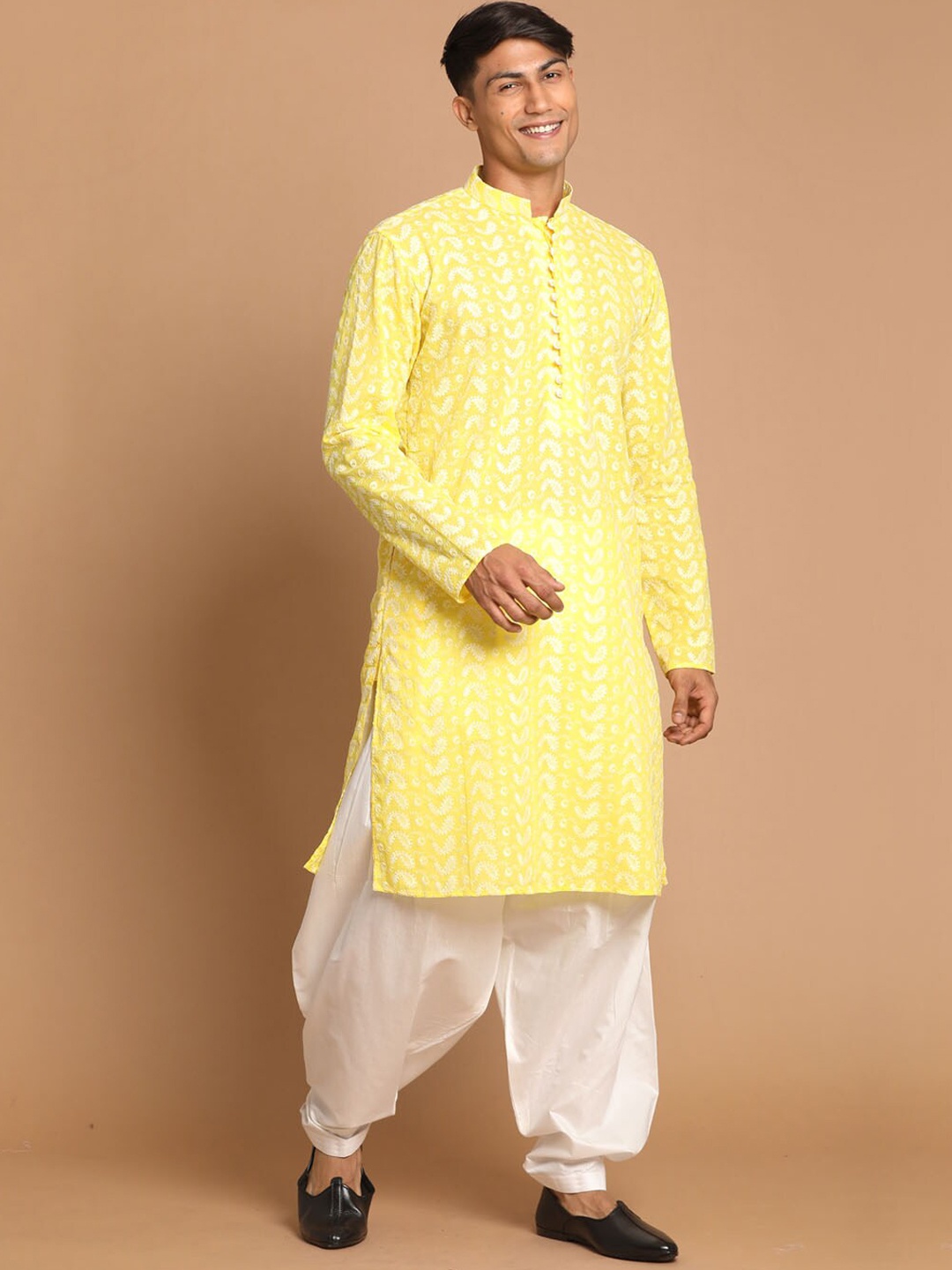 

VASTRAMAY Paisley Embroidered Chikankari Pure Cotton Kurta With Patiala, Yellow