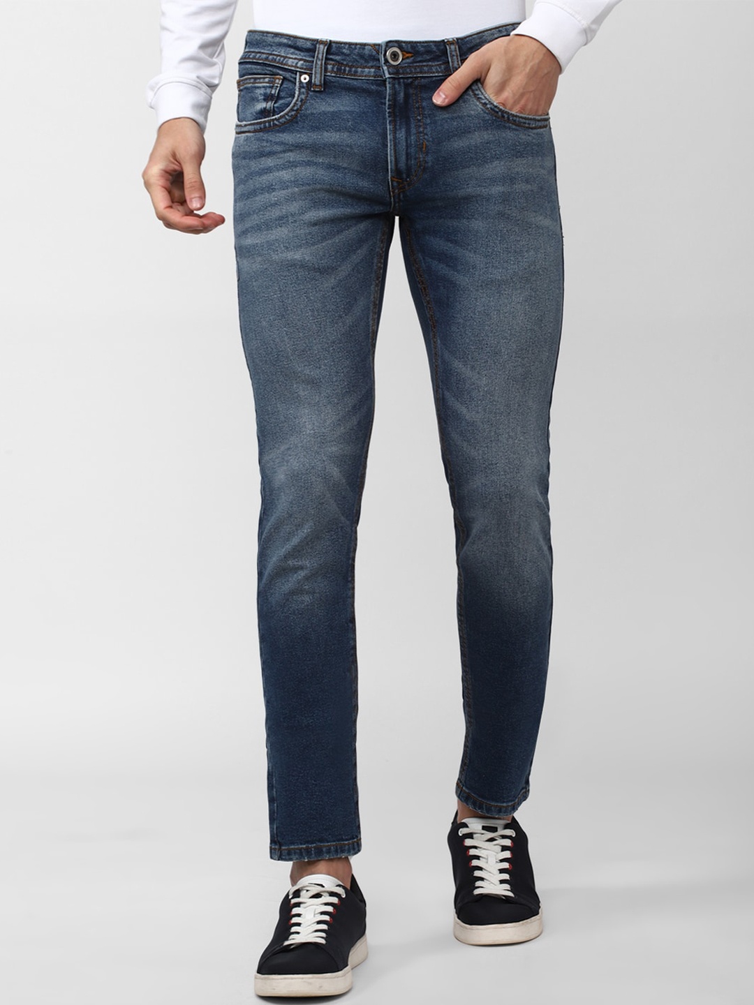 

Peter England Casuals Men Slim Fit Light Fade Jeans, Navy blue