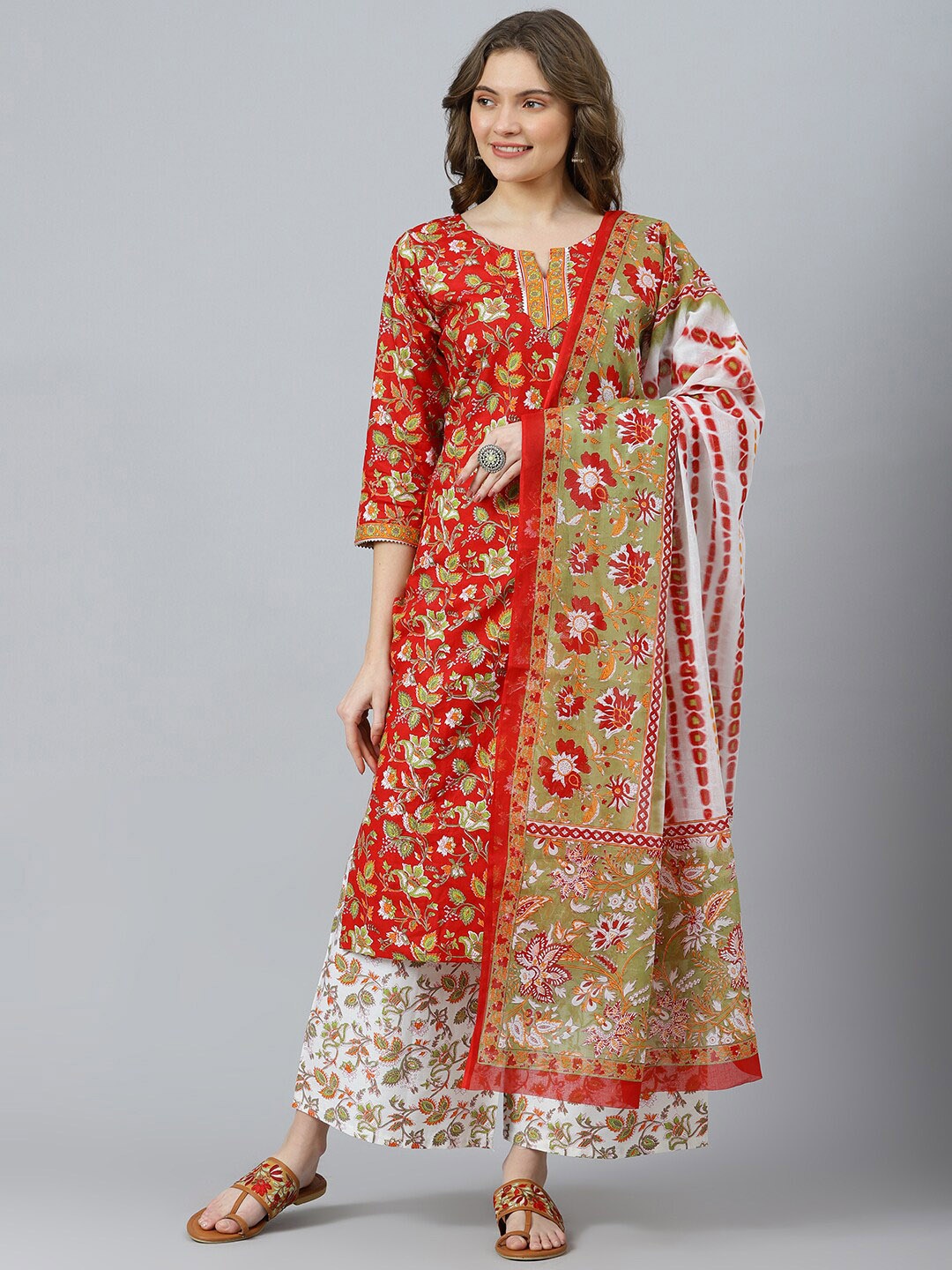 

RATAN Floral Printed Gotta Patti Pure Cotton Kurta with Palazzos & Dupatta, Red