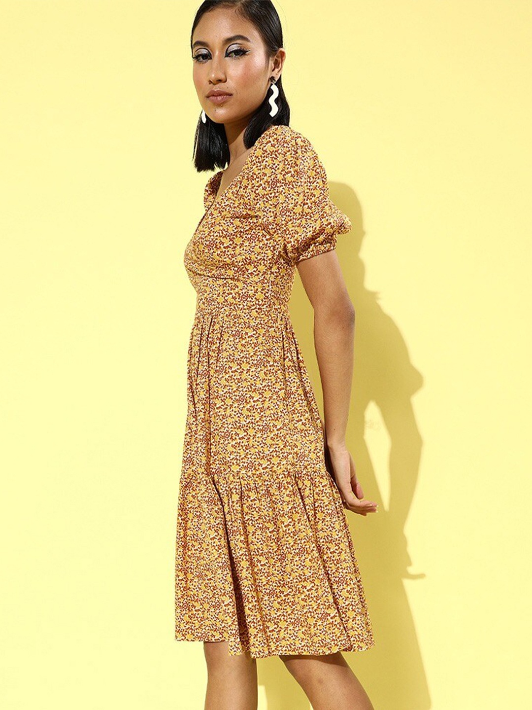 

Sera Sweetheart Neck Abstract Printed Fit and Flare Dress, Mustard