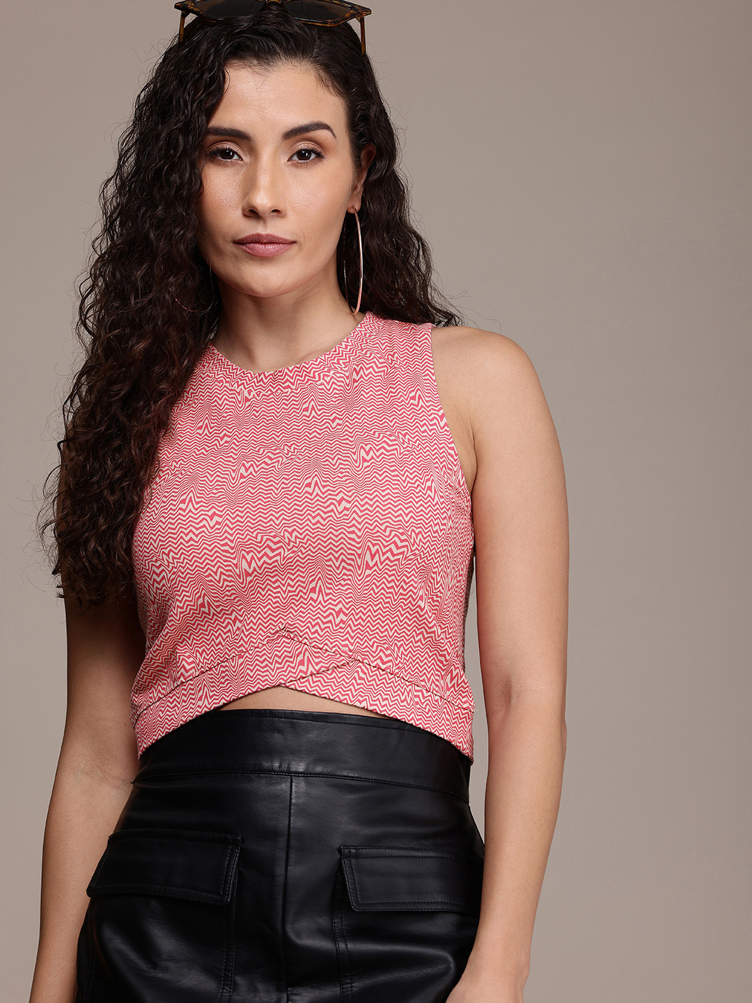

The Roadster Life Co. Geometric Printed Crop Top, Pink