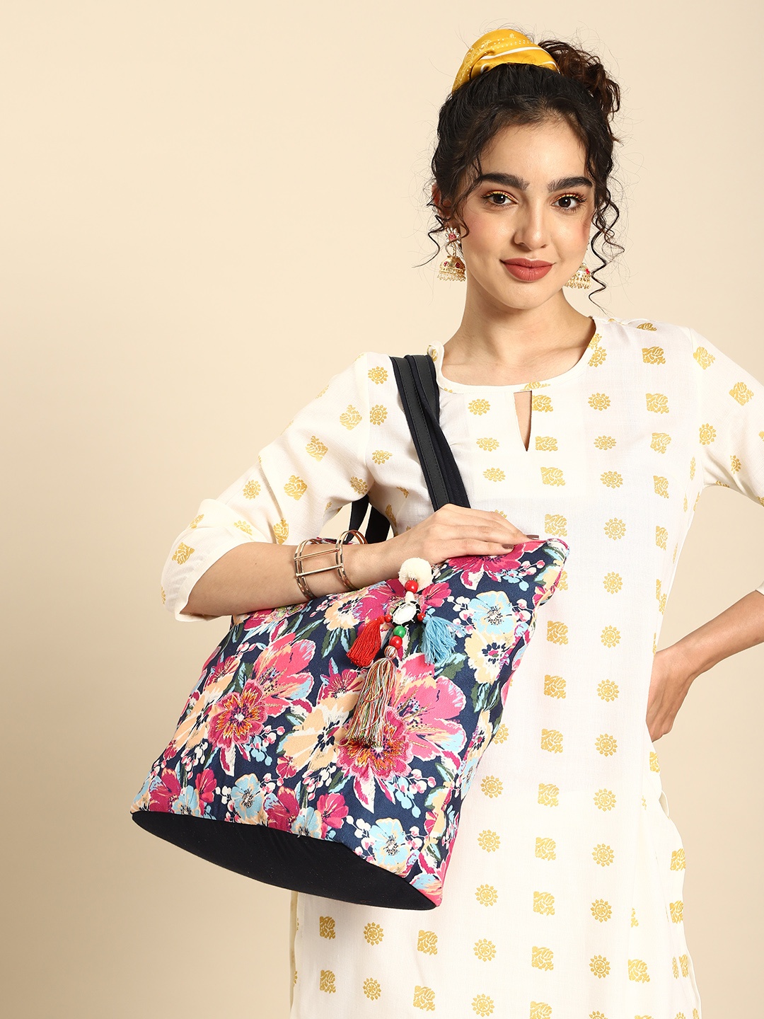 

Sangria Women Printed Shoulder Bag, Multi