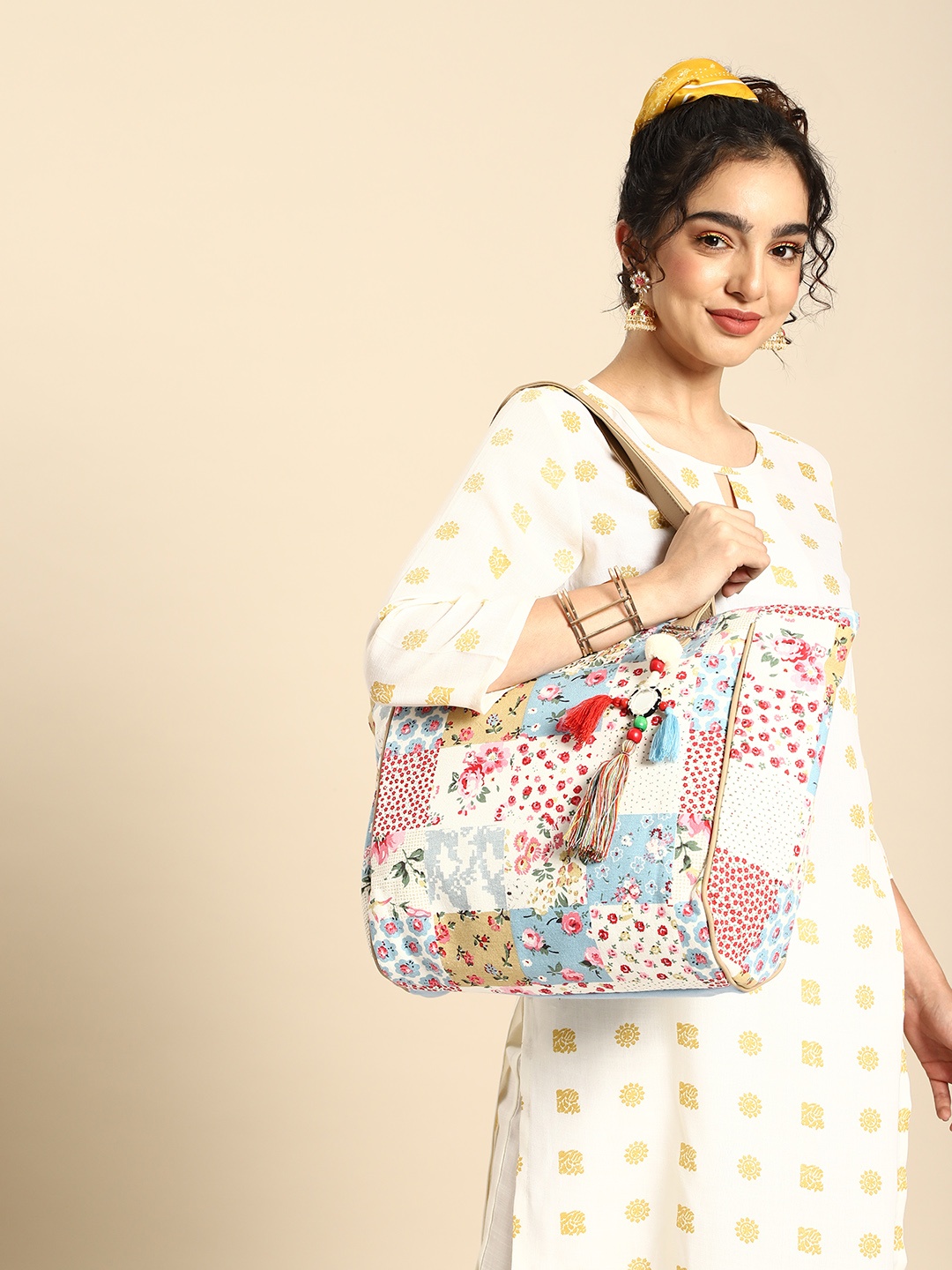 

Sangria Women Printed Shoulder Bag, Multi