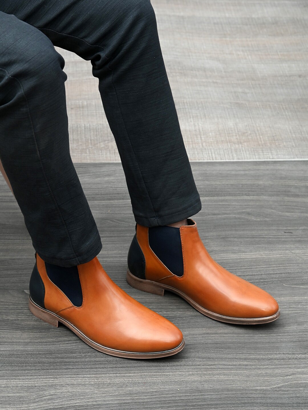 

San Frissco Men Colourblocked Mid-Top Chelsea Boots, Tan