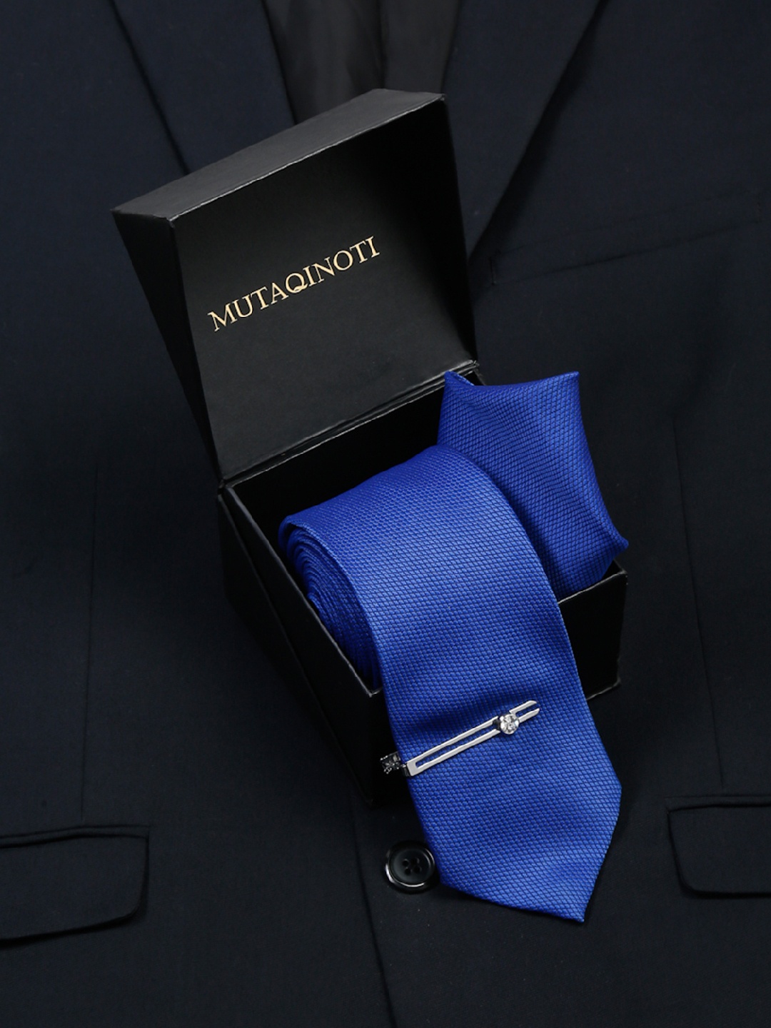 

LOUIS STITCH Men Blue Checkerd Italian Silk Necktie Accessory Gift Set