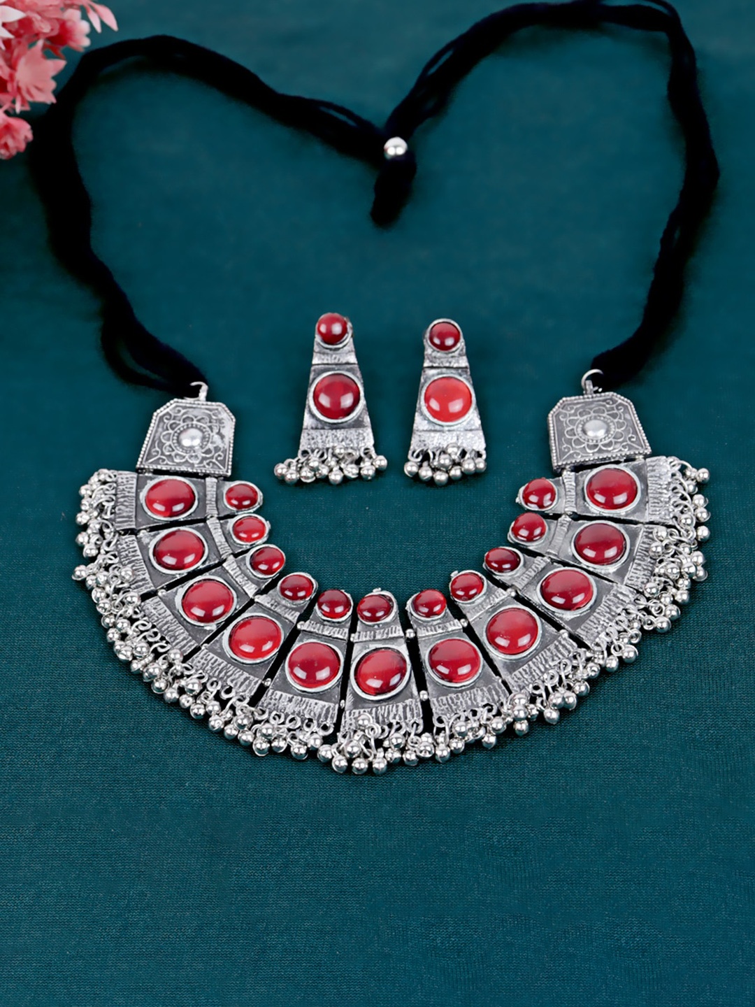 

VAGHBHATT Silver-Plated Stone Studded Ghunghroo Choker Oxidised Jewellery Set