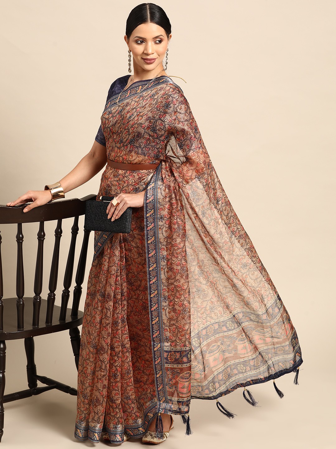 

Mitera Floral Printed Saree, Beige