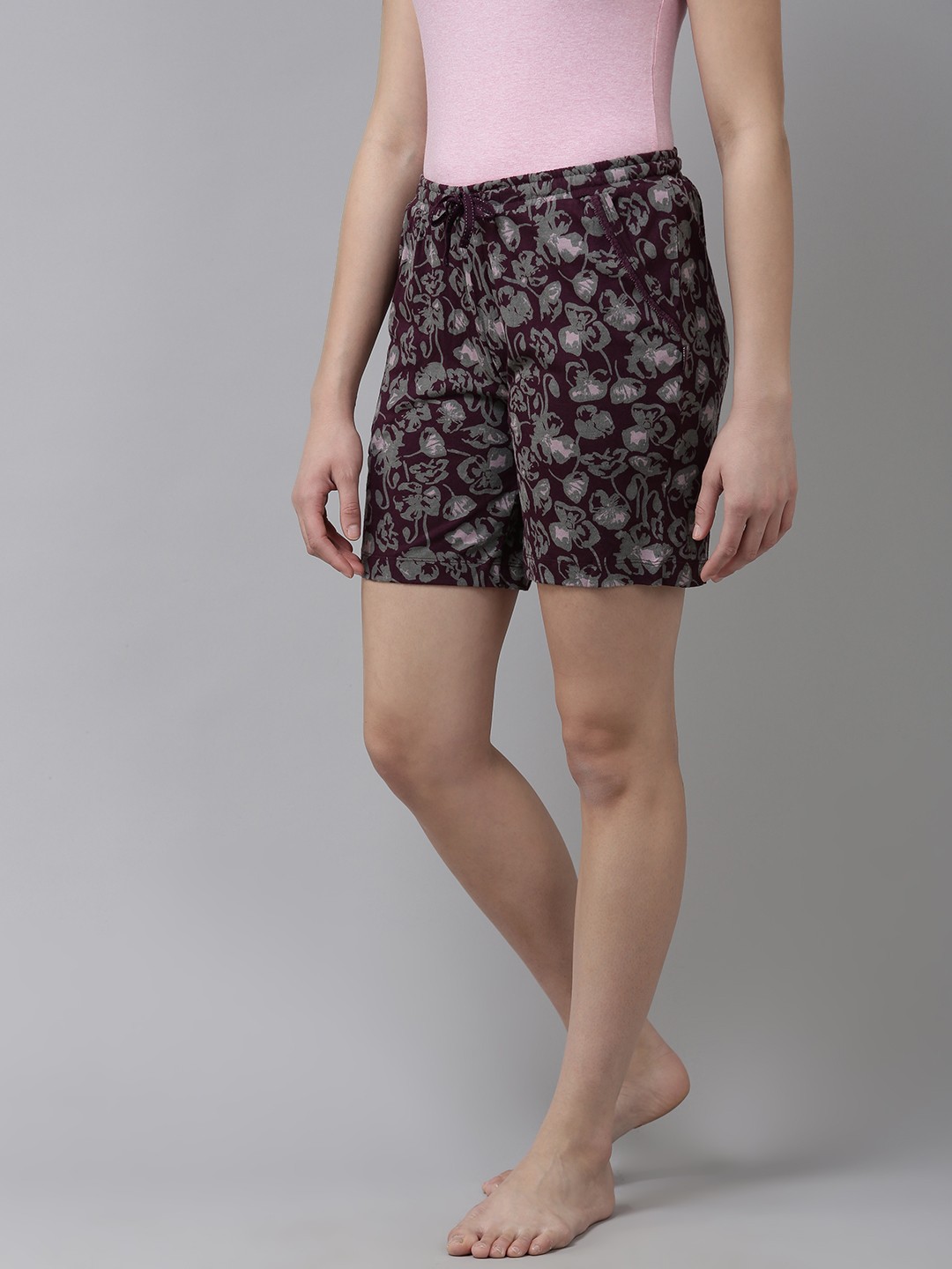 

Van Heusen Women LNG10 Allover Print Functional Pocket Superior Drape Lounge Shorts, Burgundy