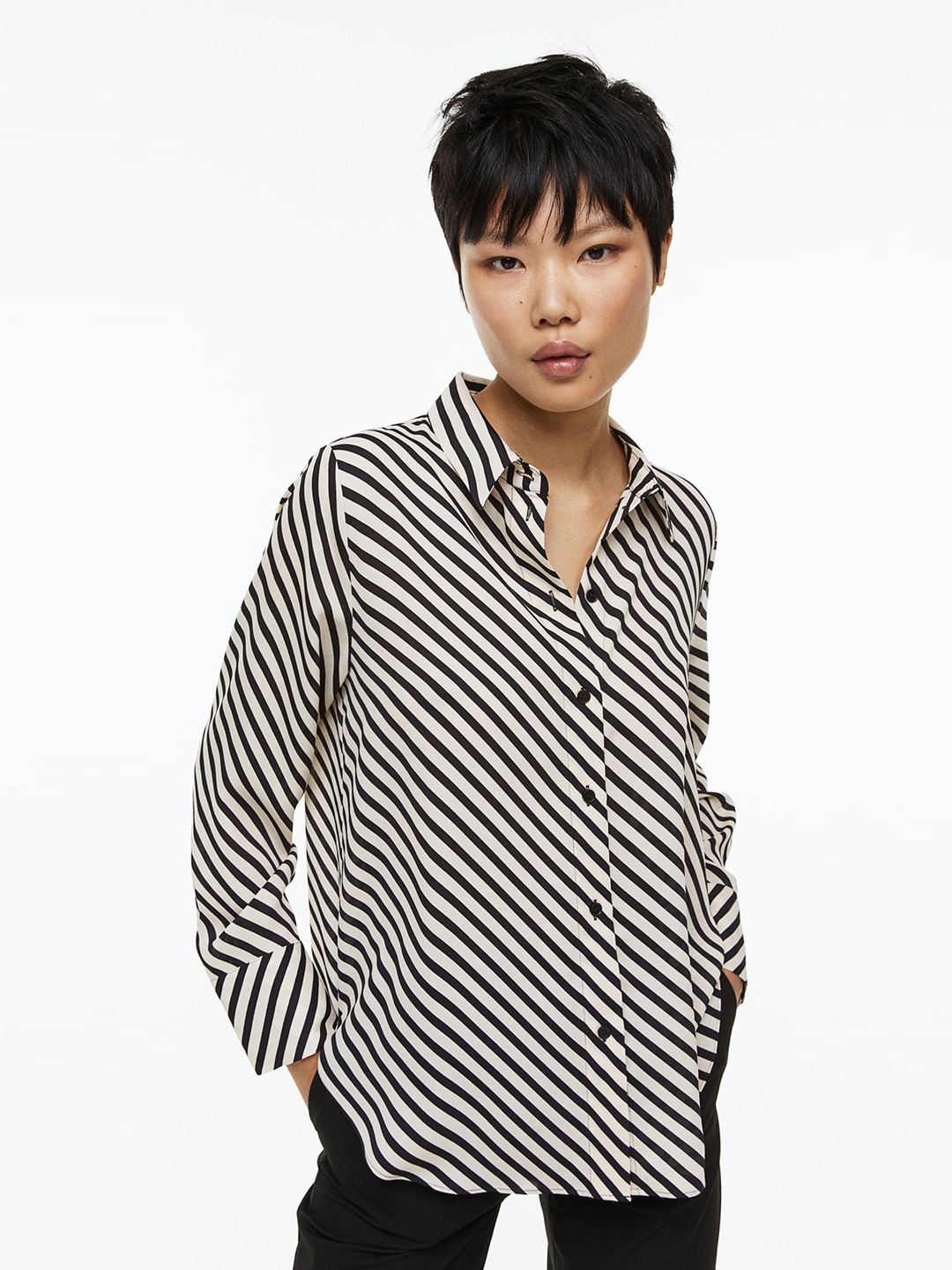 

H&M Pointed-Collar Shirt, Black