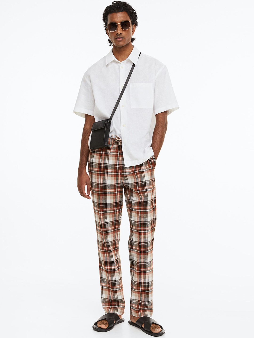 

H&M Men Regular Fit Linen-Blend Trousers, Brown