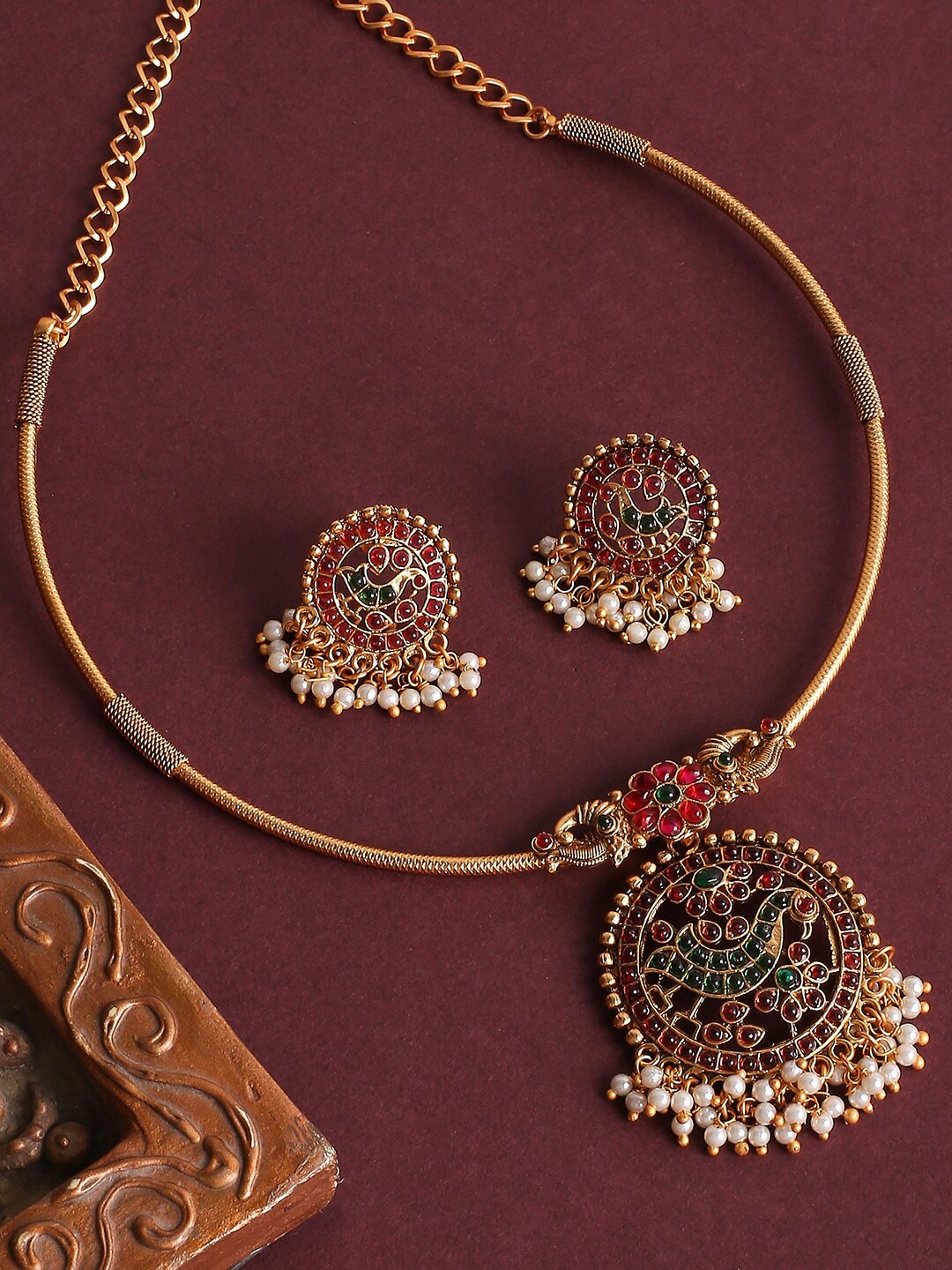 

OOMPH Gold-Plated Stone Studded & Beaded Necklace Set, Red