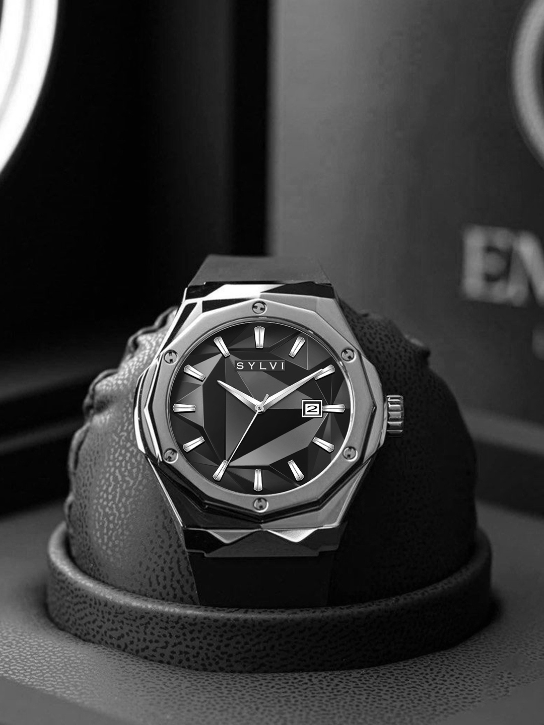 

Sylvi Men Dial & Leather Bracelet Style Straps Analogue Watch SY-IM-HU-SILVER, Black
