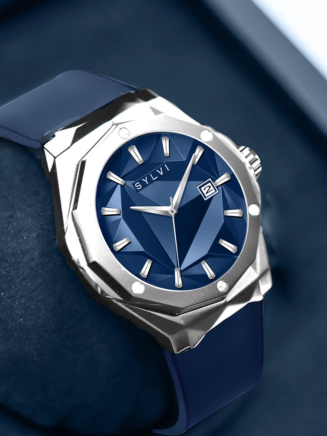 

Sylvi Men Dial & Leather Bracelet Style Straps Analogue Watch SY-IM-HU-SILVER-BLUE