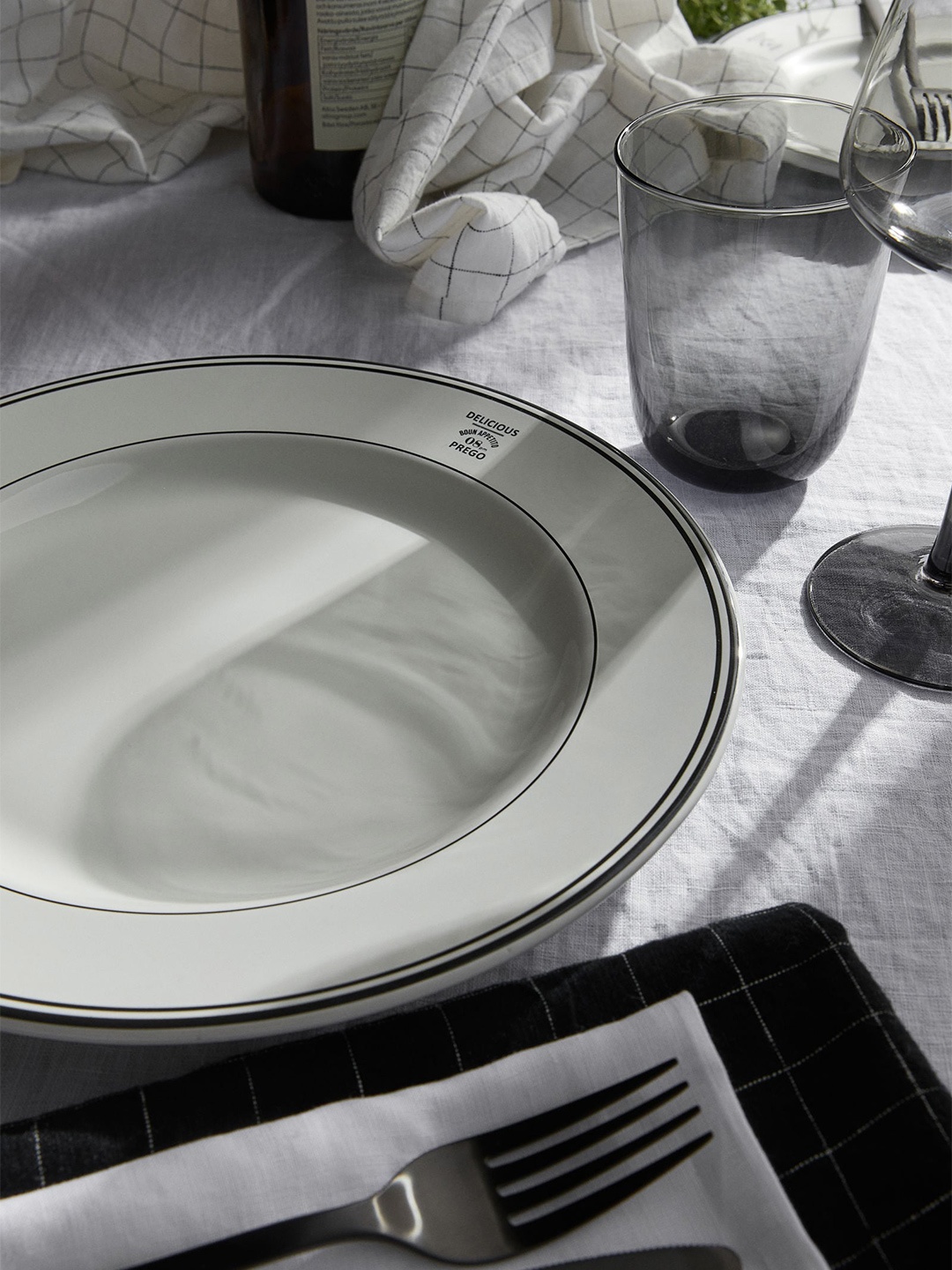 

H&M Large Stoneware Plate, White
