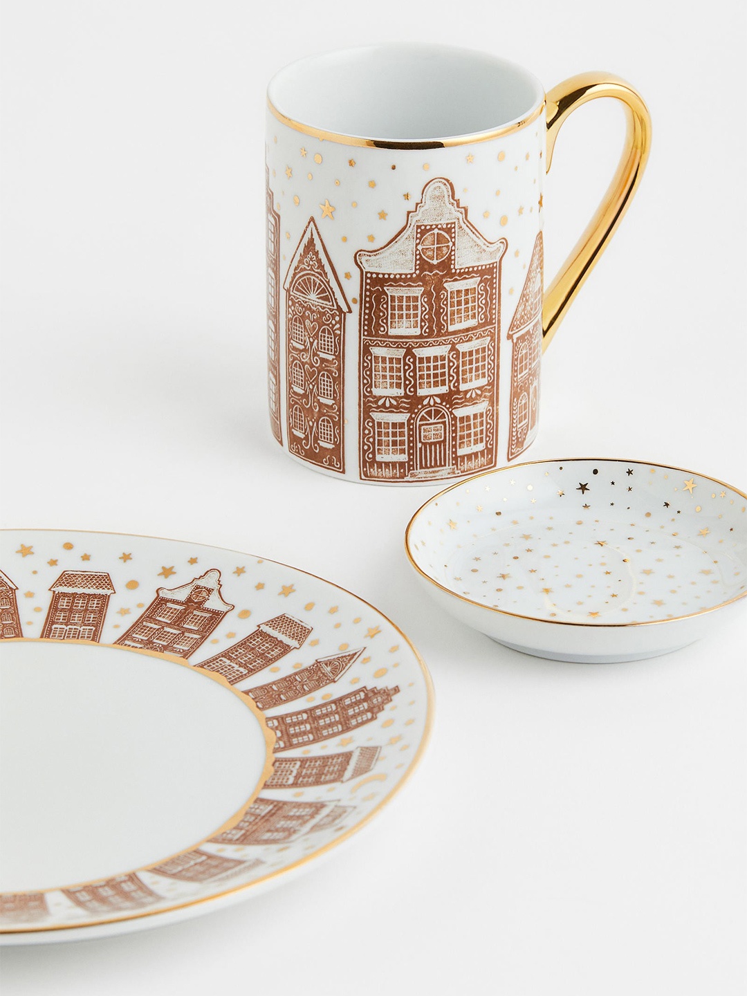 

H&M White Porcelain Mid Plate