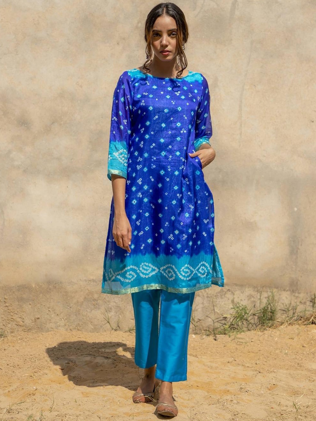 

Zanaash Bandhani Printed A-Line Kurta with Trousers, Blue