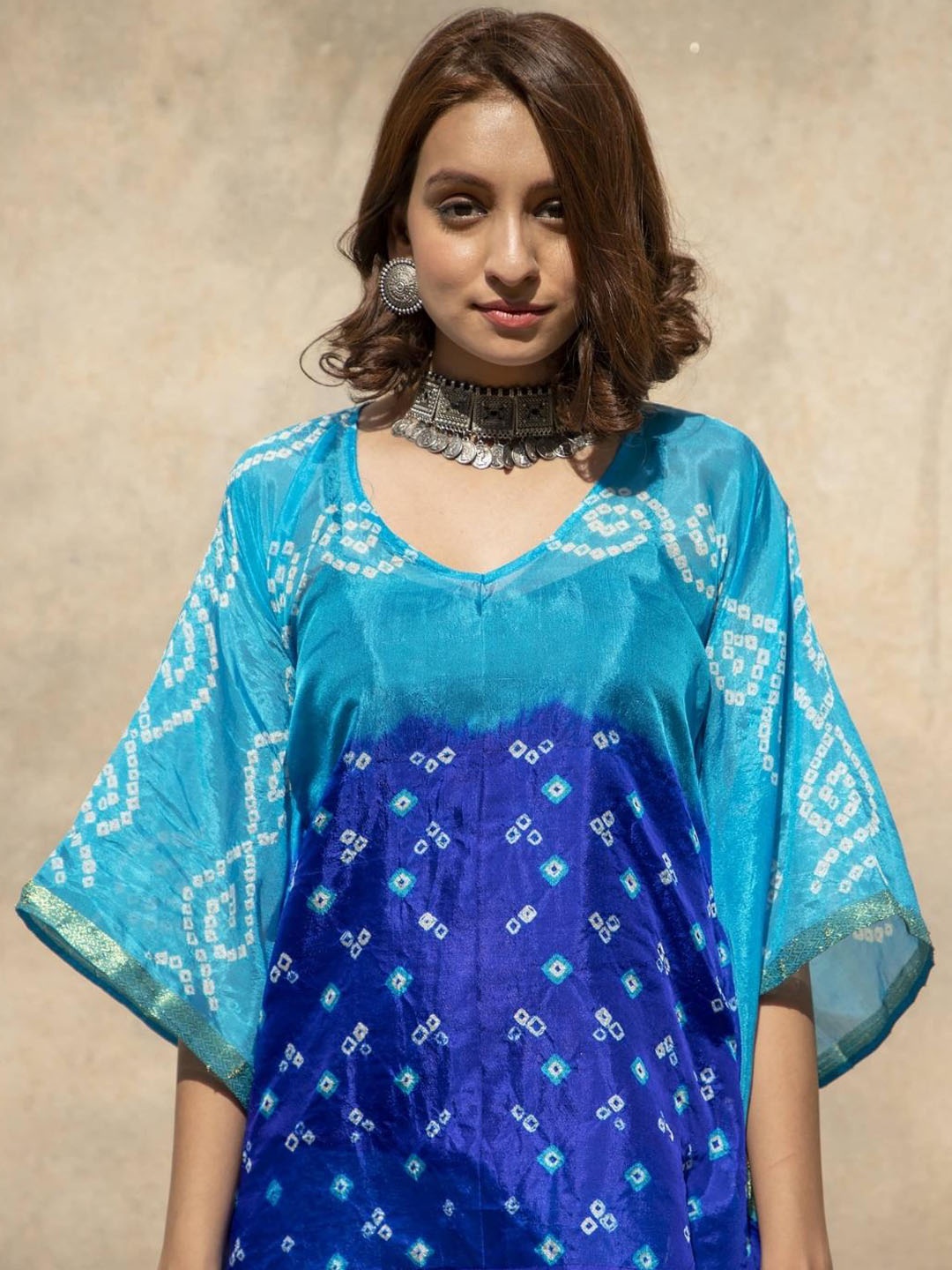 

Zanaash Bandhani Printed V-Neck Flared Sleeves Kaftan Kurti, Blue