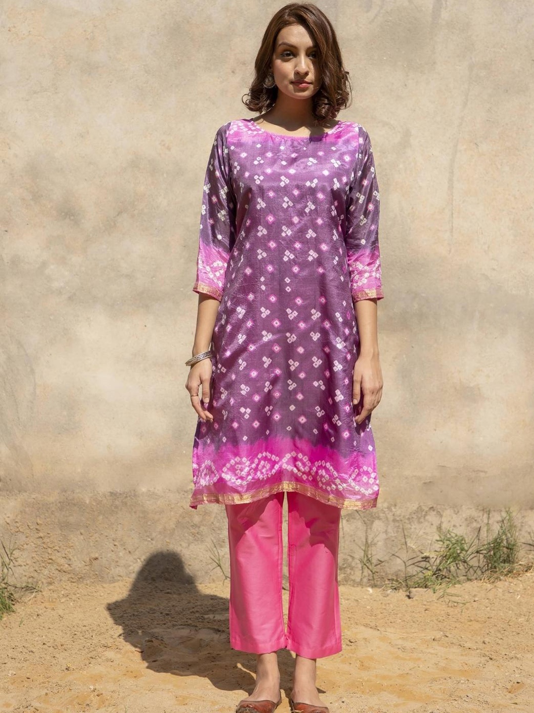 

Zanaash Boat Neck Ethnic Motifs Printed Kurta With Trousers, Lavender