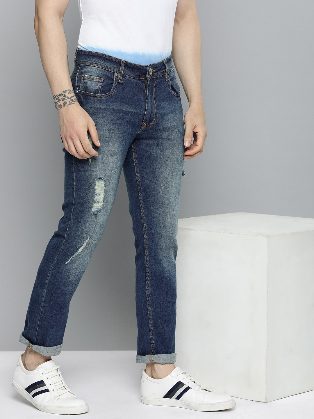 

Mast & Harbour Men Mildly Distressed Heavy Fade Stretchable Jeans, Blue