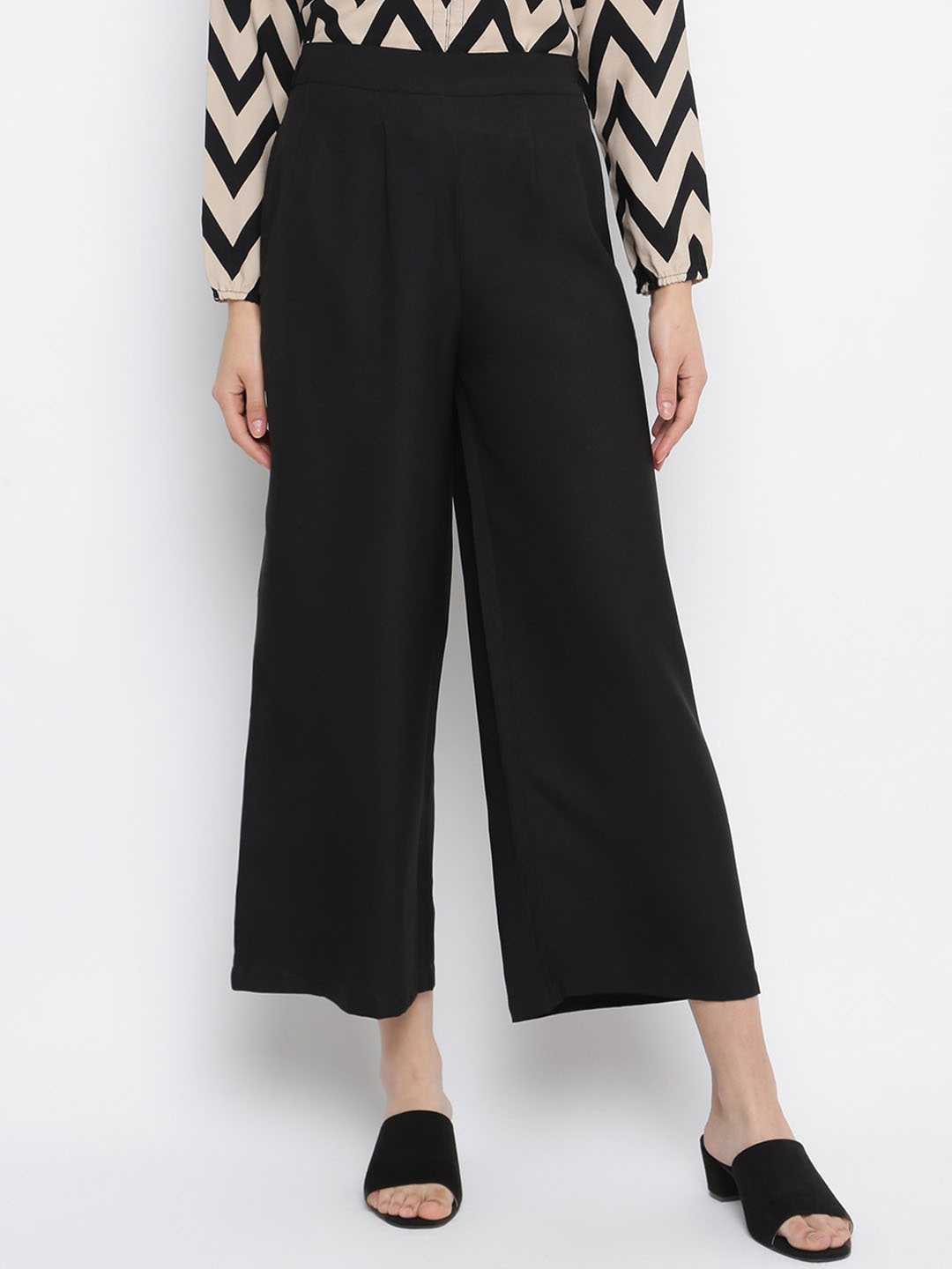 

Mayra Women Mid Rise Crop Parallel Trousers, Black