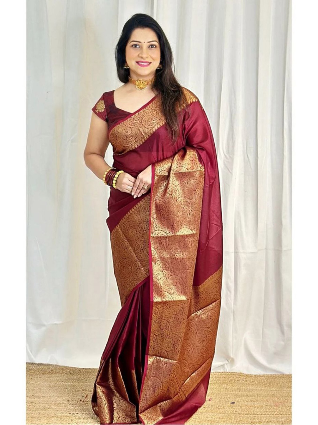 

Jinax Zari Paisley Woven Design Bordered Pure Silk Kanjeevaram Saree, Maroon