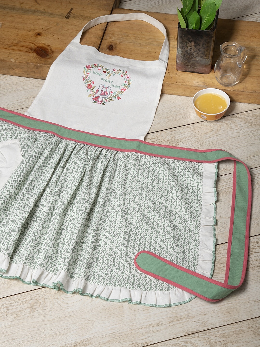 

BLANC9 White & Green Floral Printed & Embroidered Cotton Apron