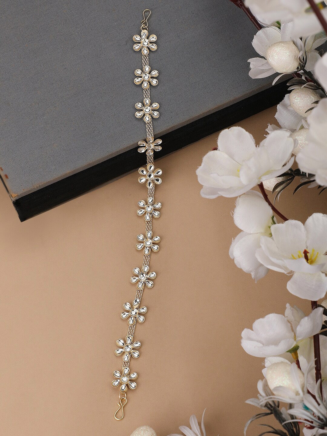 

ANIKAS CREATION Gold-Plated Kundan Studded Sheeshphool, White