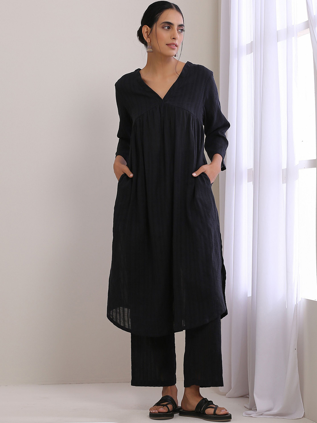 

trueBrowns A-Line Pleated Pure Cotton Kurta with Trousers, Navy blue