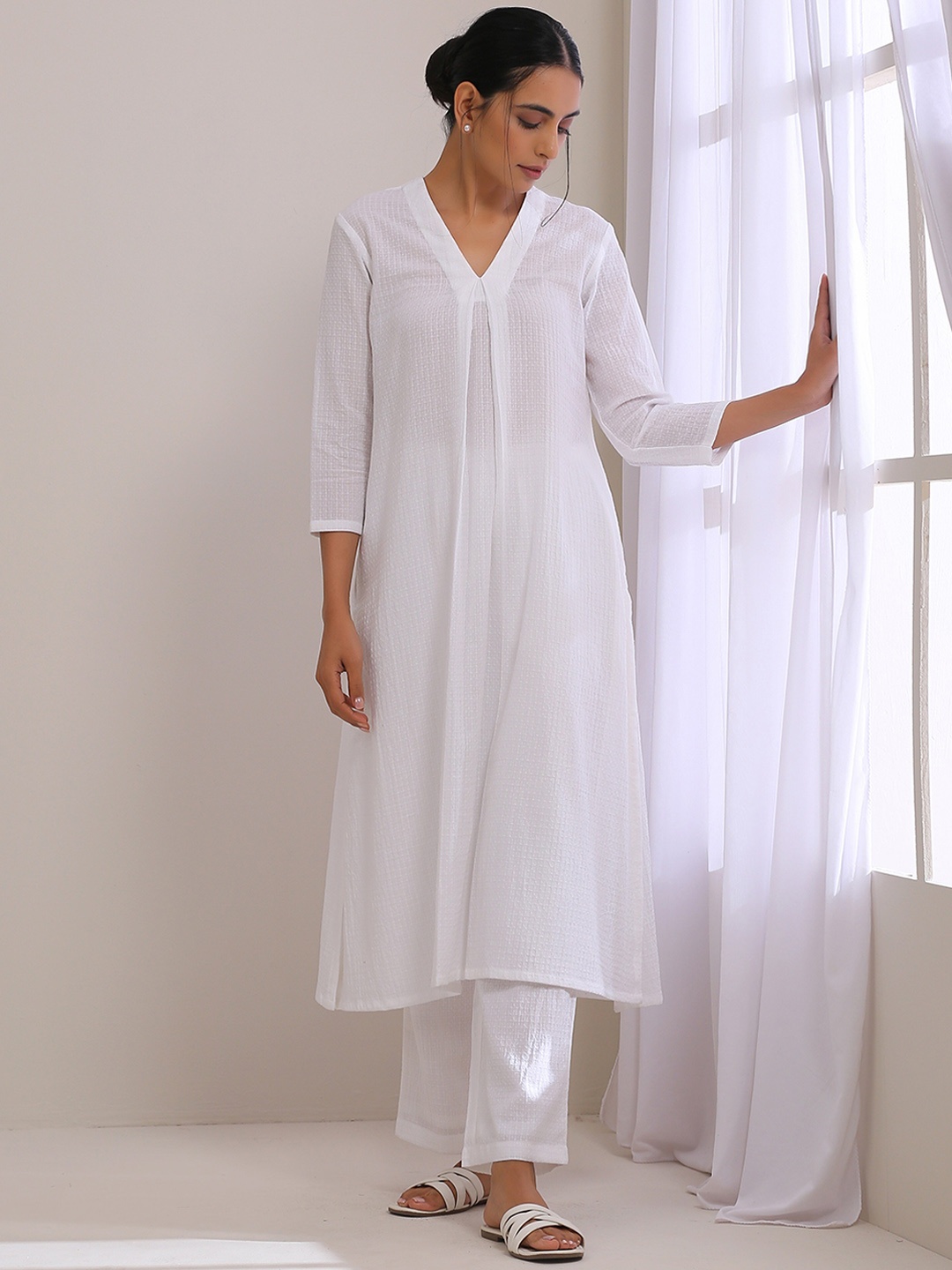 

trueBrowns Woven Design A-Line Pure Cotton Kurta with Trousers, White