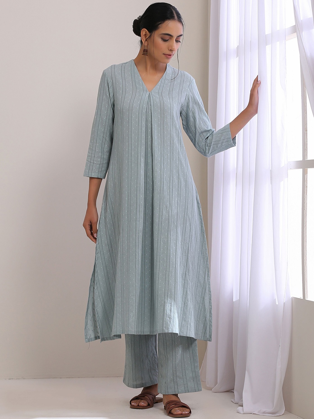 

trueBrowns Striped Pure Cotton Kurta With Palazzos, Blue