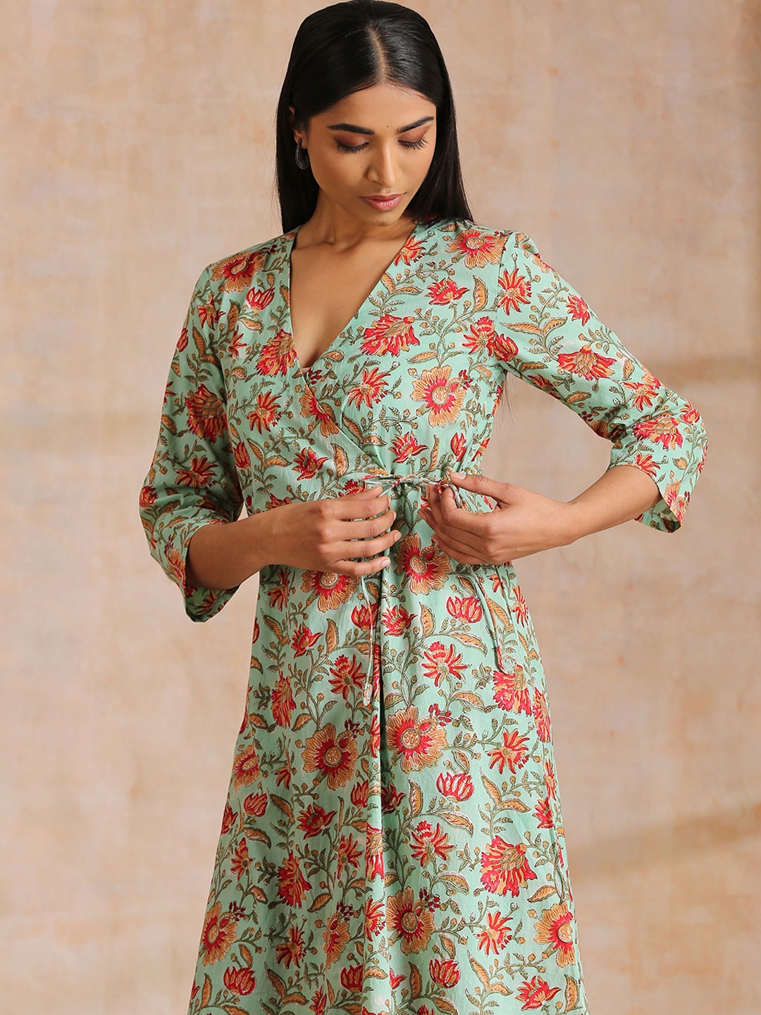 

trueBrowns Floral Printed Angrakha Pure Cotton Kurta with Palazzos, Sea green