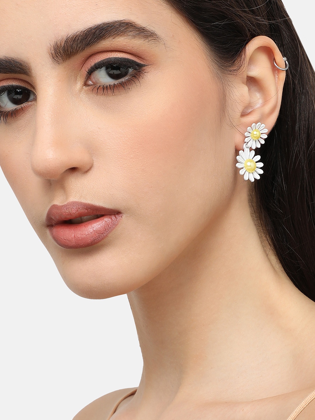 

SOHI Floral Drop Earrings, White