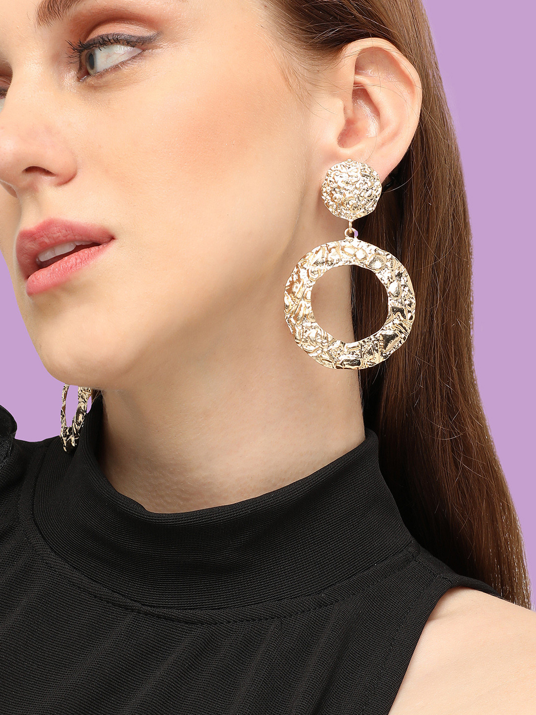 

SOHI Gold-Plated Contemporary Drop Earrings