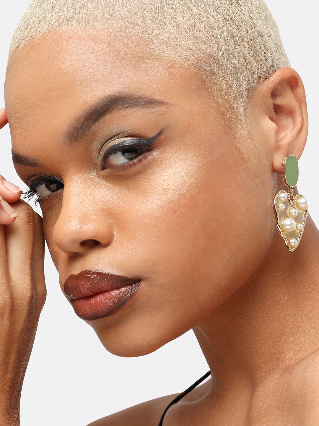 

SOHI Gold Plated Contemporary Drop Earrings, Green