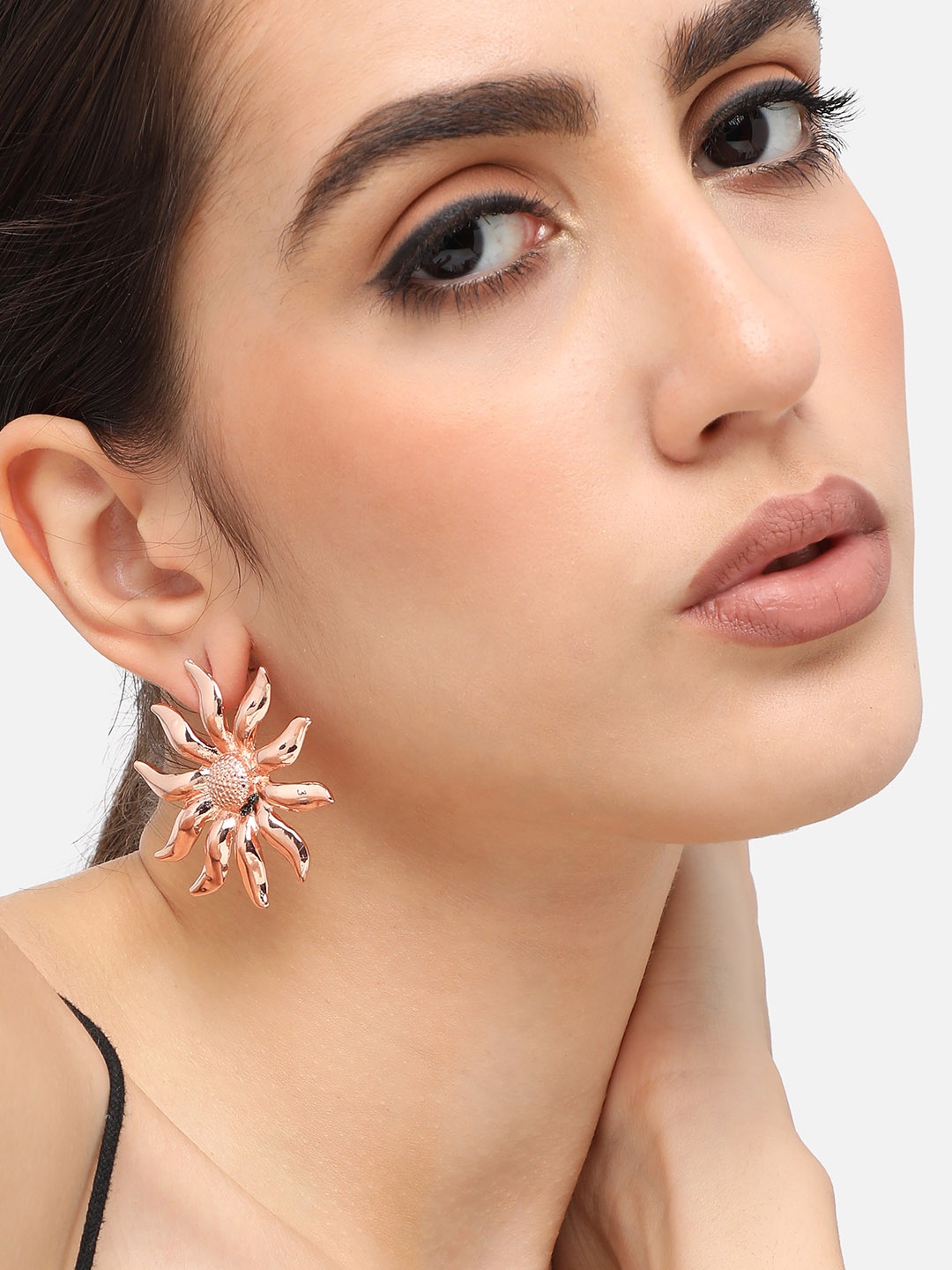 

SOHI Gold-Plated Contemporary Studs Earrings